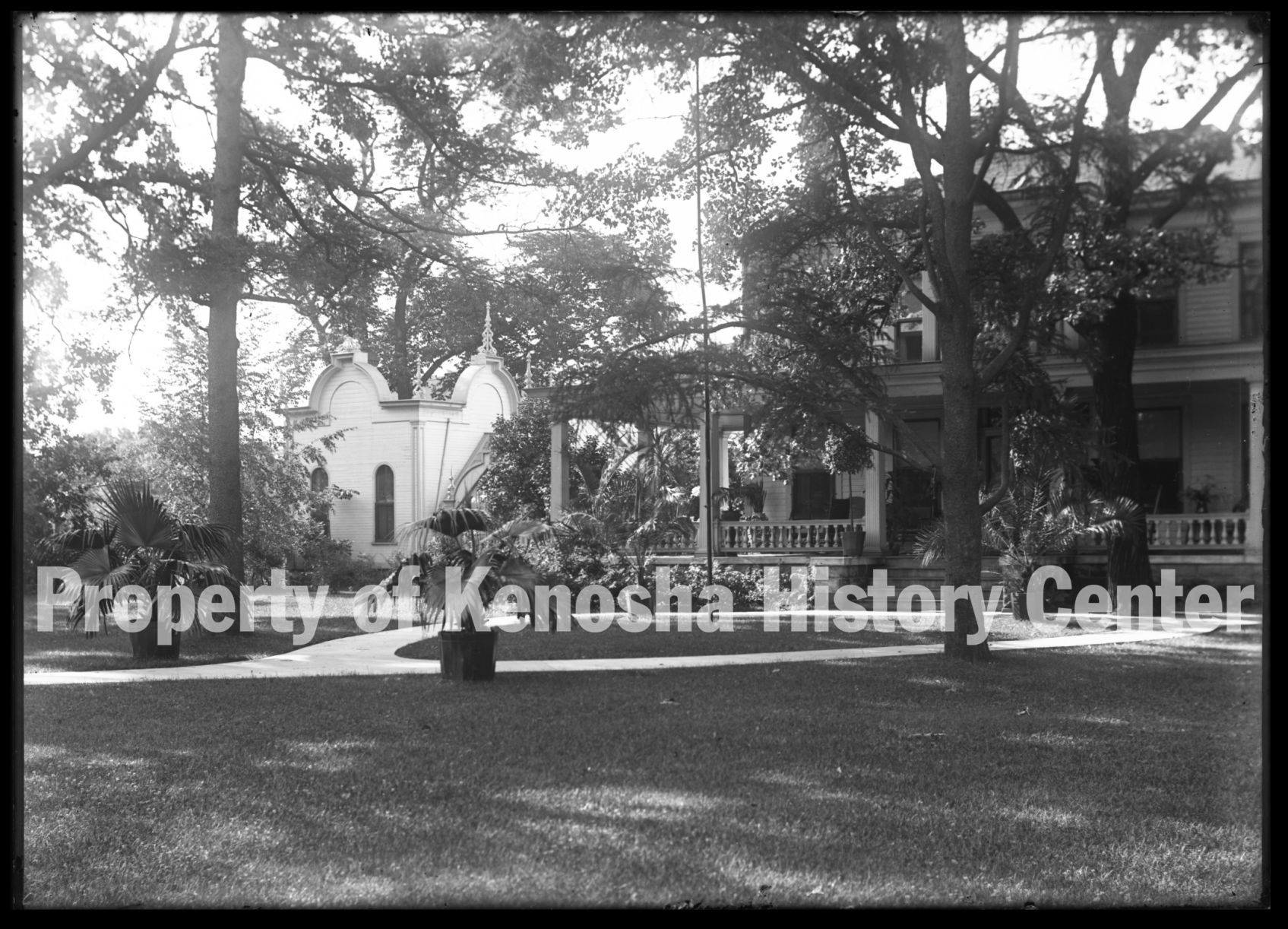 HISTORIC PHOTO